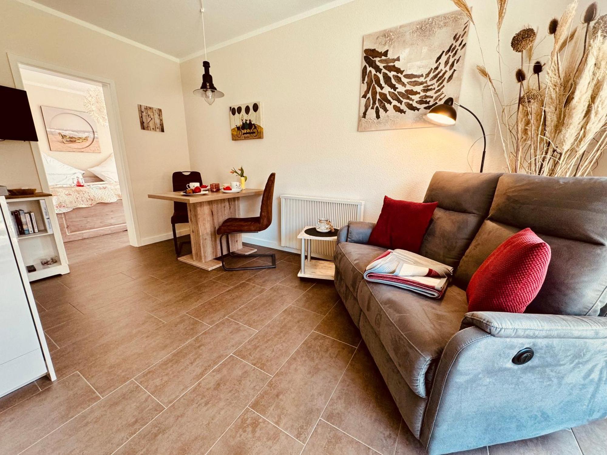 Segelund - Zeit Fuer Uns- Ruhige Und Sonnige Ferienwohnung Mit Terrasse Und Garten Nahe Strand Und Ostsee Schonhagen  Exterior photo